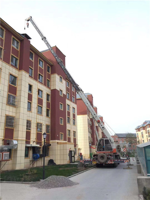 鄂州市跨街广告牌的高空安装注意事项