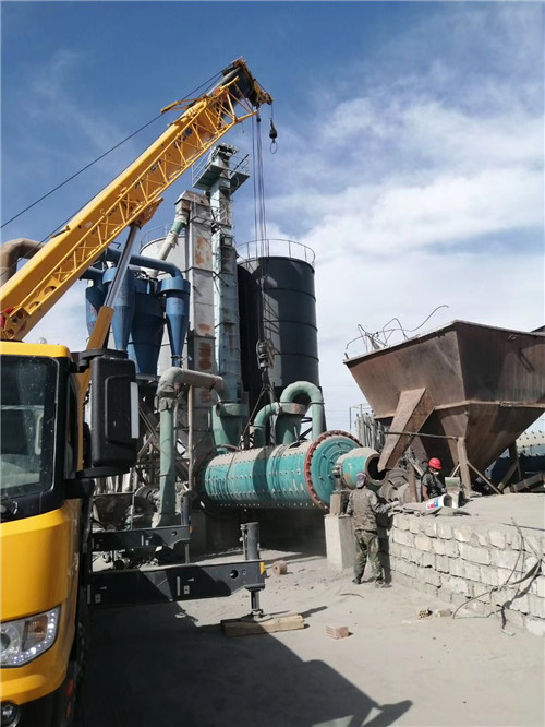 鄂州市设备搬运等各类工程项目中，吊车起着关键作用