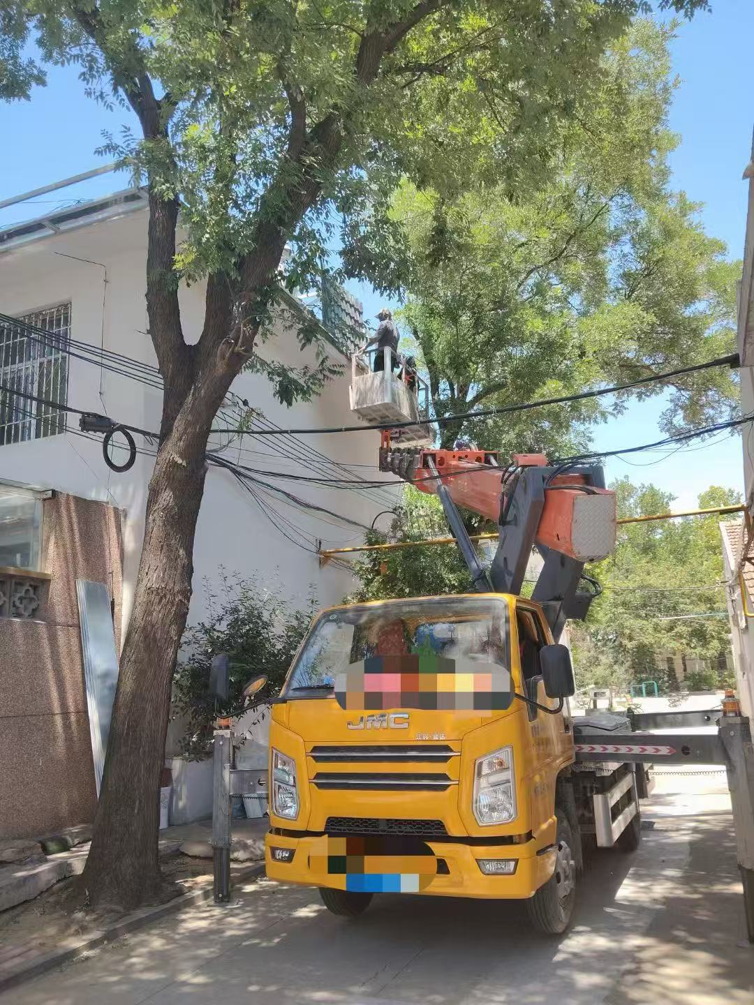 鄂州市高空作业车能吊装重物吗？最大承载多少公斤？