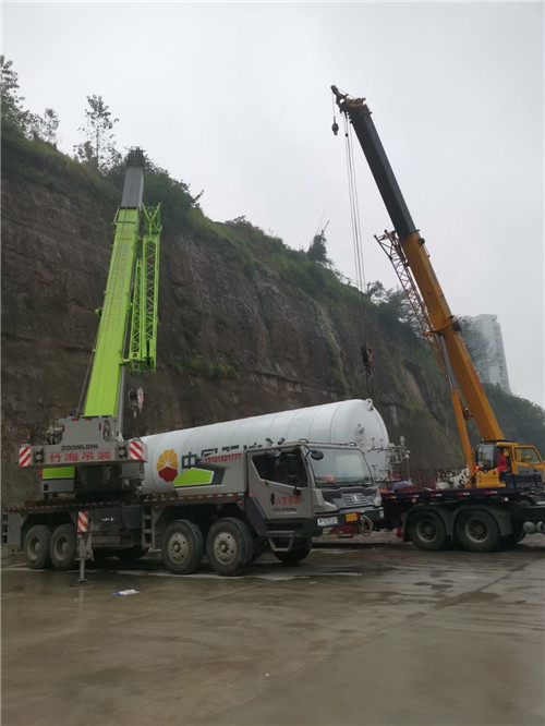 鄂州市“不怕风雨冻”—— 吊车的 “恶劣环境适应” 技术
